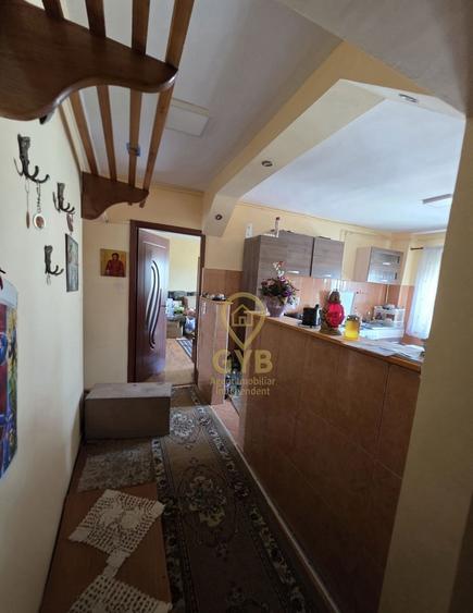 Apartament cu 4 camere decomandat, mobilat în Central