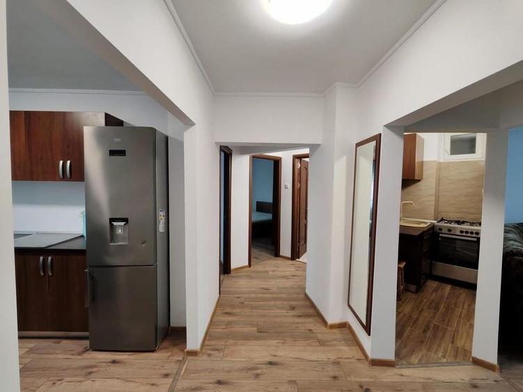 Apartament cu 3 camere decomandat în Central