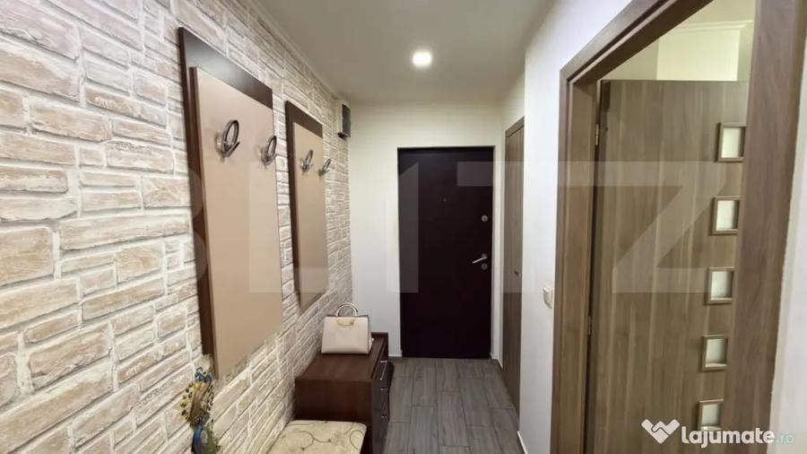 Apartament cu 3 camere, 85 mp, etaj 1, loc de parcare, Str. - 5