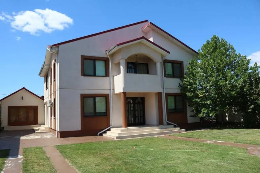 Casă cu 5 camere în Obor