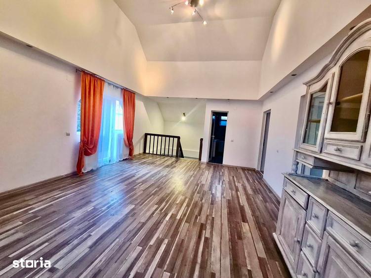 Casă cu 3 camere cu Teren 3500 Mp în Central