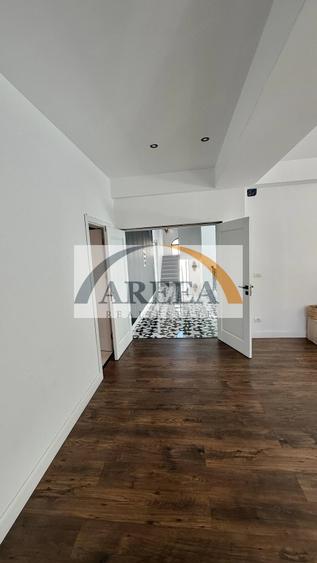 Vila 7 camere cu acces la padurea Tunari teren 1500mp - 1