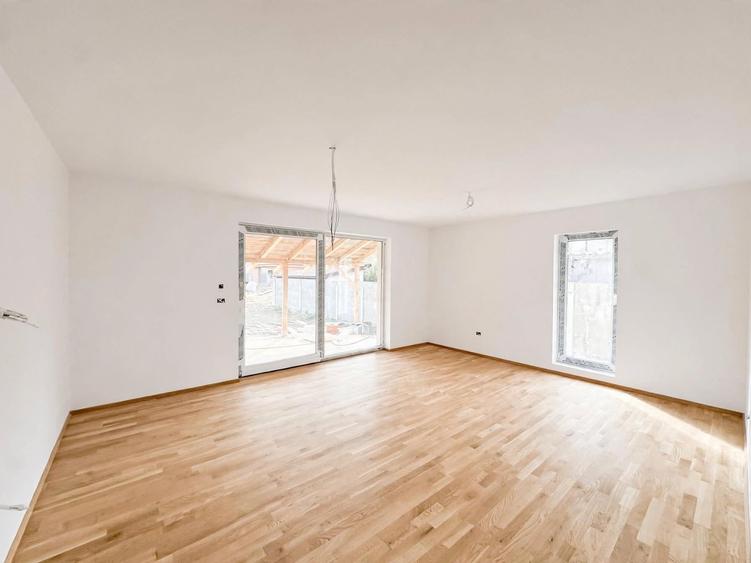 Duplex cu 3 camere cu Canalizare în Ghiroda