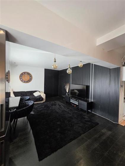 Apartament cu 3 camere semidecomandat în Ultracentral