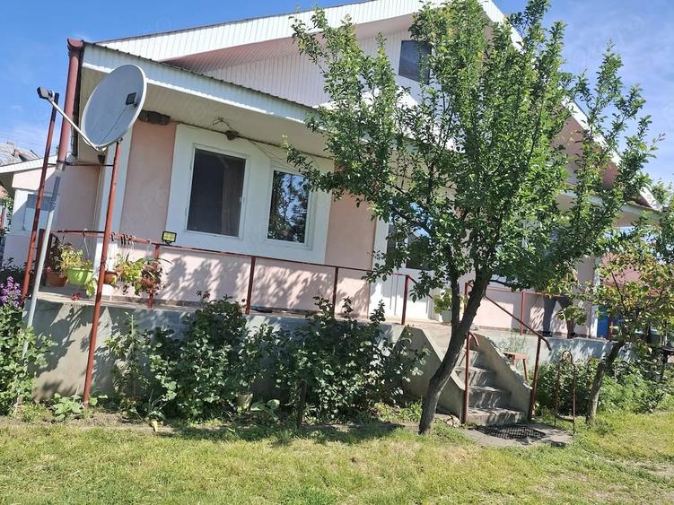 Casă cu 3 camere cu Teren 1300 Mp în Viișoara