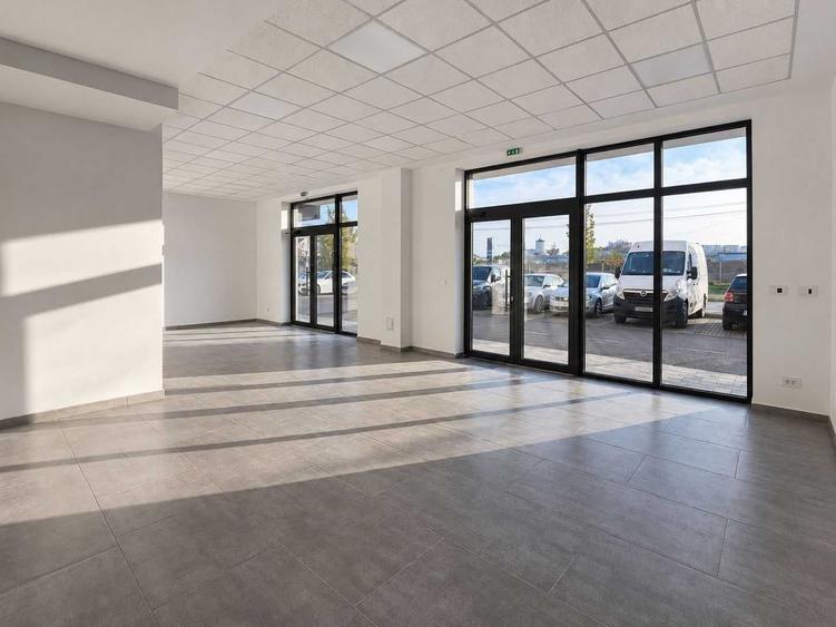 Spațiu comercial, de 286 mp, în Exterior Vest