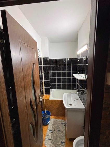 Inchiriez apartament 3 camere - 7