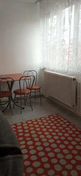 Garsonieră decomandată în Exterior Vest