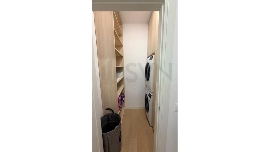 Apartament cu 3 camere semidecomandat, mobilat în Băneasa