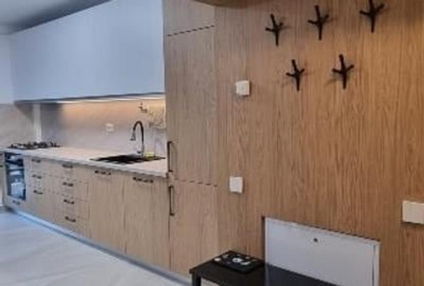 Apartament cu 2 camere semidecomandat, mobilat în Berceni