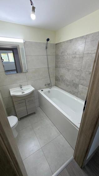 Apartament cu 2 camere decomandat în 1 Decembrie