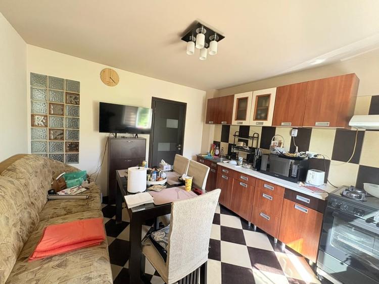 Apartament cu 2 camere decomandat, mobilat în Cornitoiu