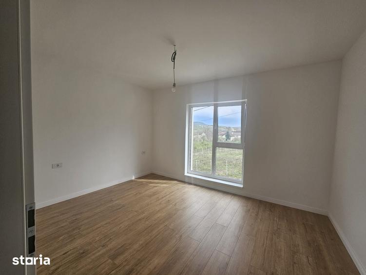 Casă cu 3 camere cu Teren 130 Mp în Bârnova