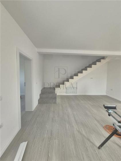Duplex cu 4 camere cu Teren 300 Mp în Moșnița Nouă