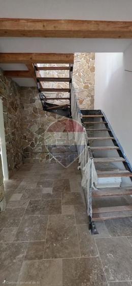 Casă individuală cu 5 camere cu Teren 3400 Mp în Valea Voievozilor