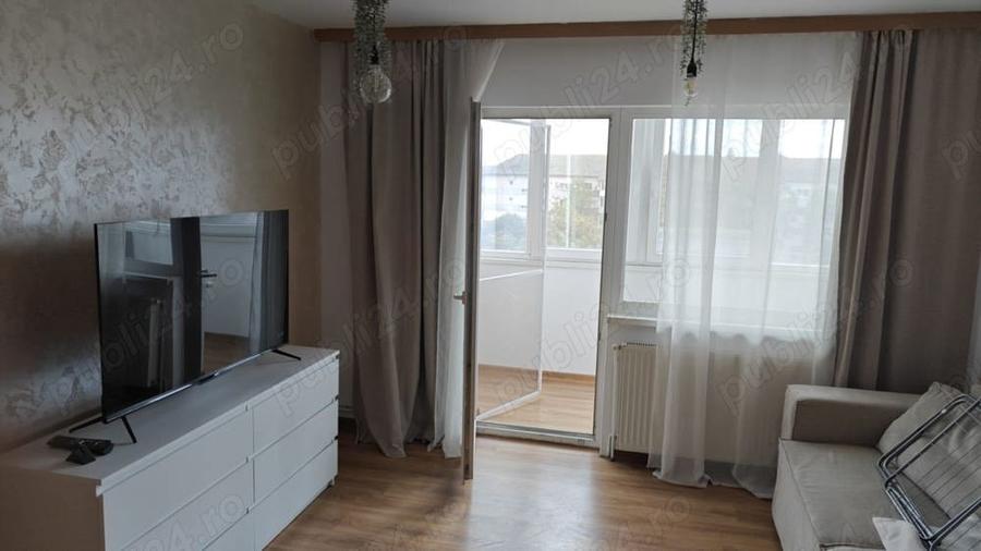 Apartament cu 3 camere decomandat în Lipovei