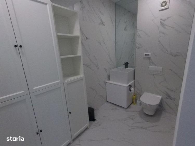 Apartament cu 3 camere semidecomandat, mobilat în Viilor