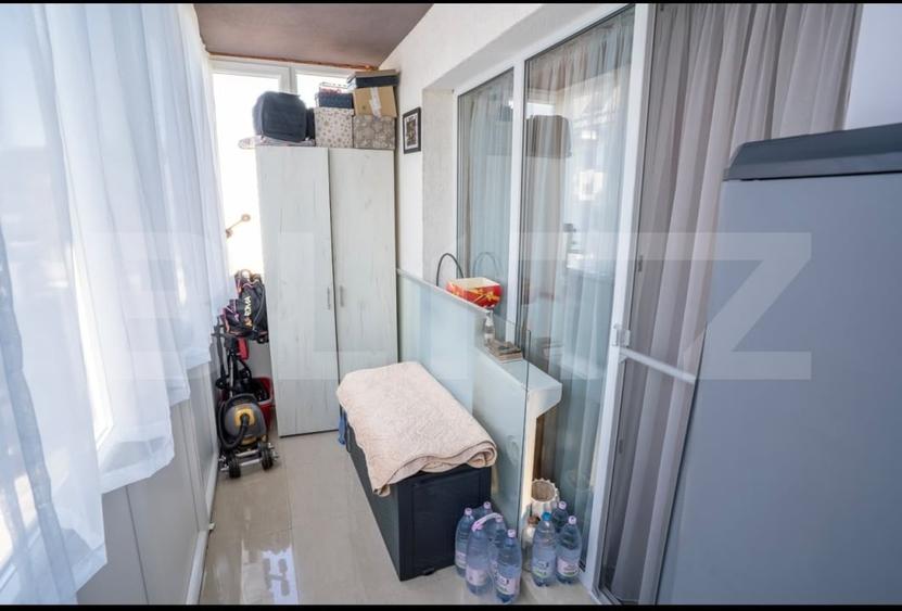 Apartament cu 3 camere semidecomandat, mobilat în Florești