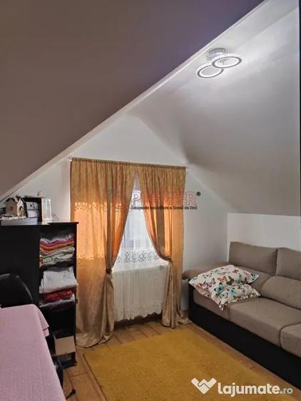 Casă cu 4 camere cu Teren 220 Mp în Glina