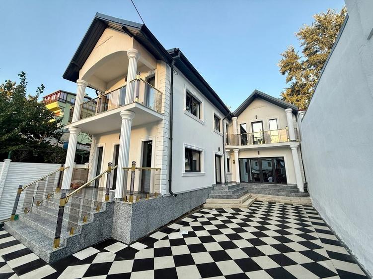 Casă cu 7 camere cu Canalizare în Vitan
