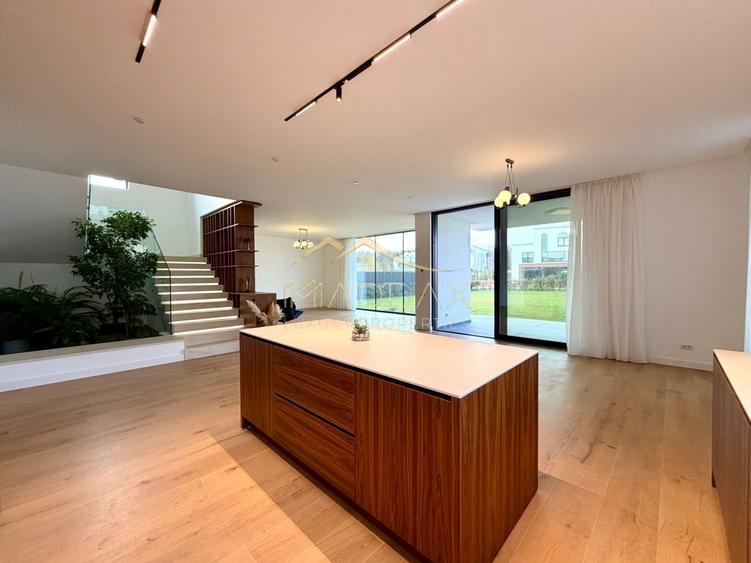 Casă individuală cu 5 camere cu Canalizare în Balotești