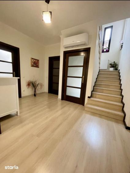 Casă cu 6 camere cu Teren 500 Mp în Central