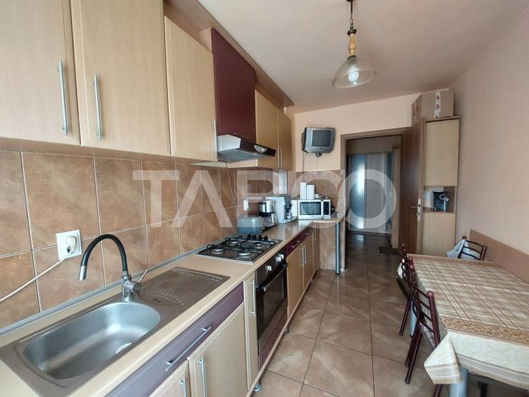 Apartament cu 3 camere decomandat, mobilat în Mihai Viteazul