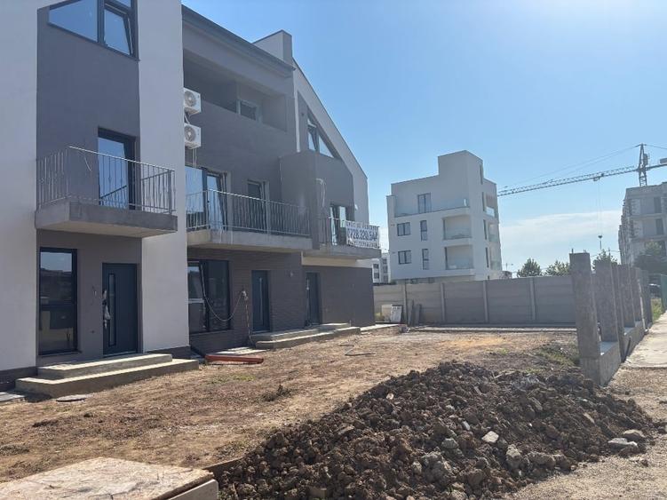 Casă cu 4 camere cu Canalizare în Theodor Pallady