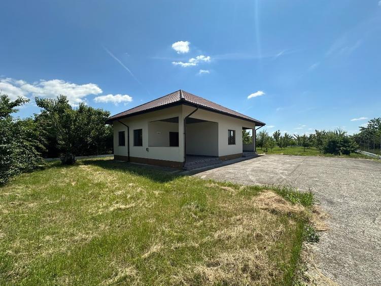 Casă cu 2 camere cu Teren 7310 Mp în Bechinești