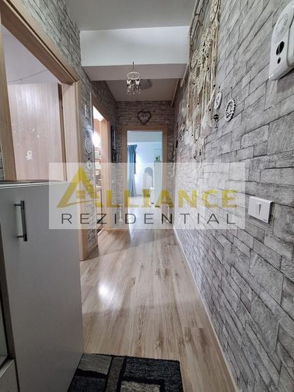 Apartament cu 2 camere semidecomandat, mobilat în Sud