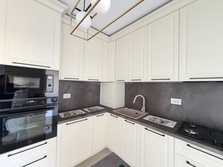 Apartament cu 3 camere decomandat, mobilat în Torontalului