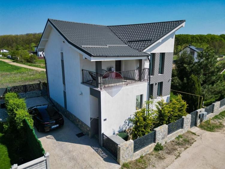 Casă individuală cu 5 camere cu Teren 535 Mp în Snagov