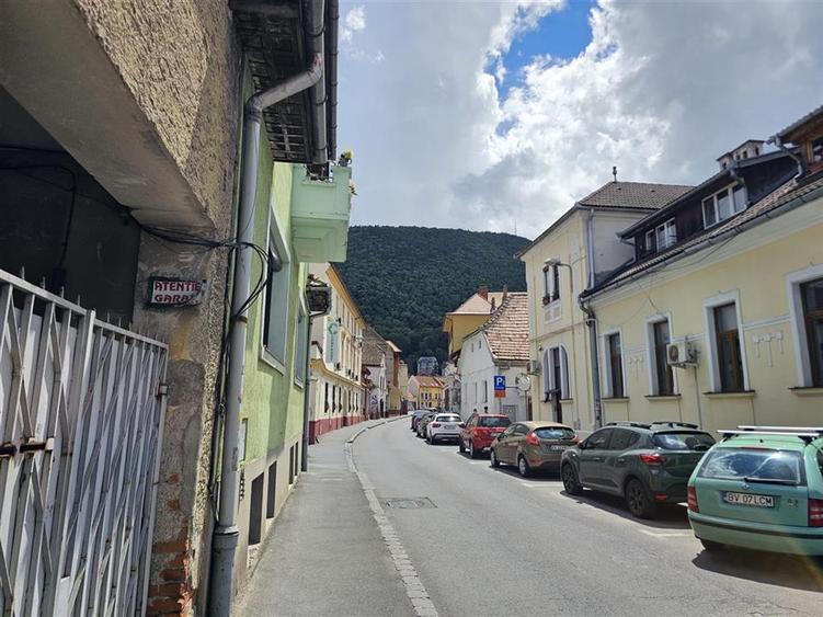 Investitie la cheie in zona centrala! 2 apartamente la casa, transformate in 3 u - 23