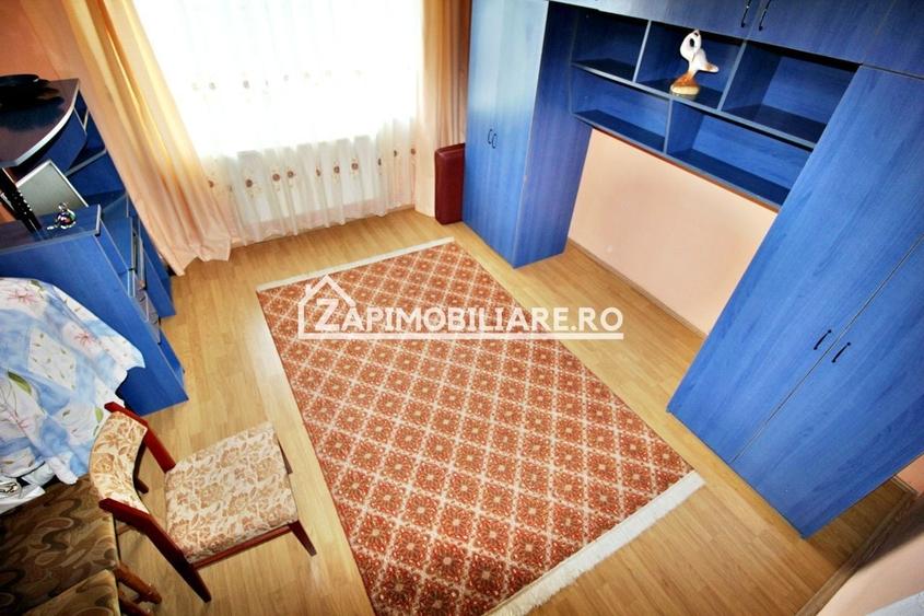 Casă individuală cu 5 camere cu Canalizare în Mureșeni