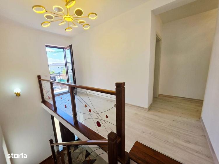 Casă cu 4 camere cu Teren 550 Mp în Păulești