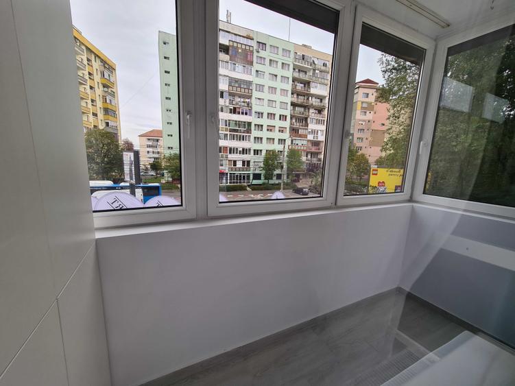 Apartament cu 3 camere decomandat în Sub Arini