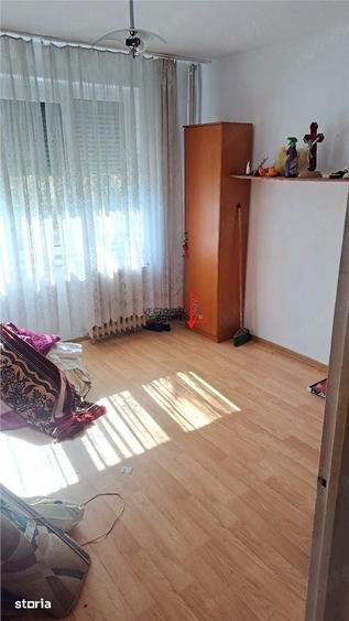 Apartament cu 3 camere decomandat în Colentina