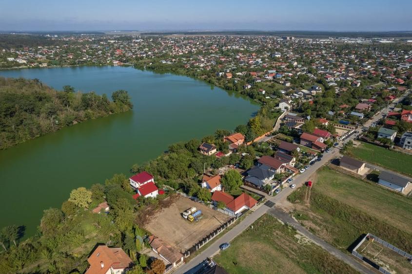 Teren Construcții intravilan de 1393 mp, în Brănești