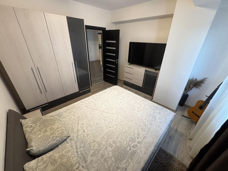 Apartament cu 3 camere decomandat, mobilat în Primo