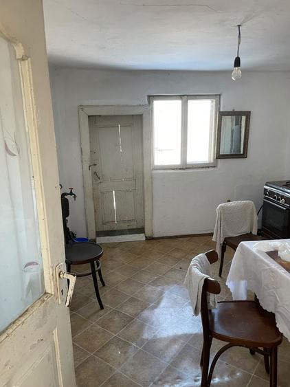 Casă cu 2 camere în Văleni-Dâmbovița