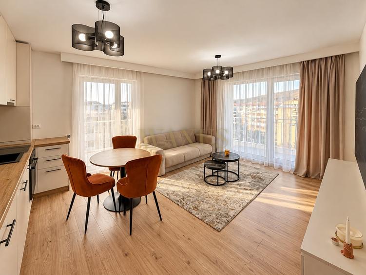 Apartament cu 3 camere semidecomandat, mobilat în Florești