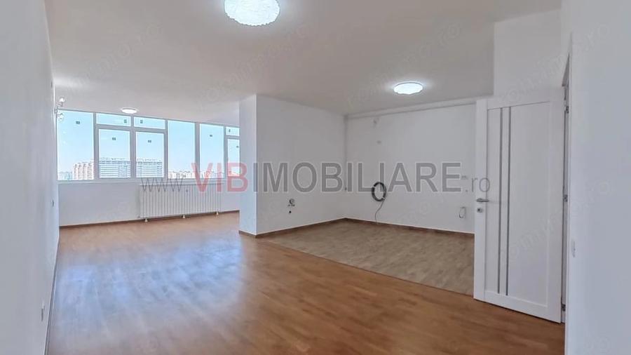 Apartament cu 5 camere decomandat în Viilor