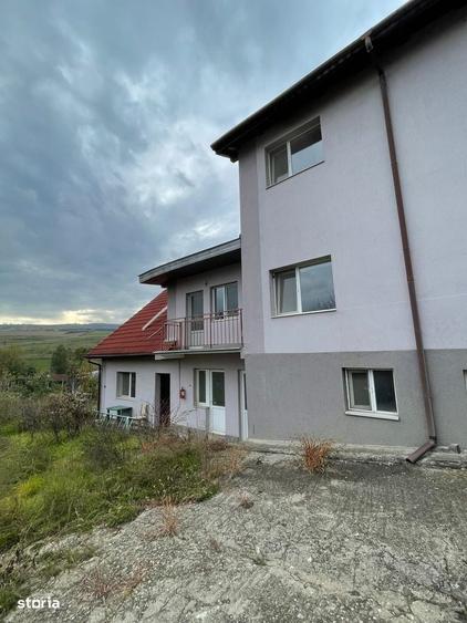 Casă cu 4 camere în Central
