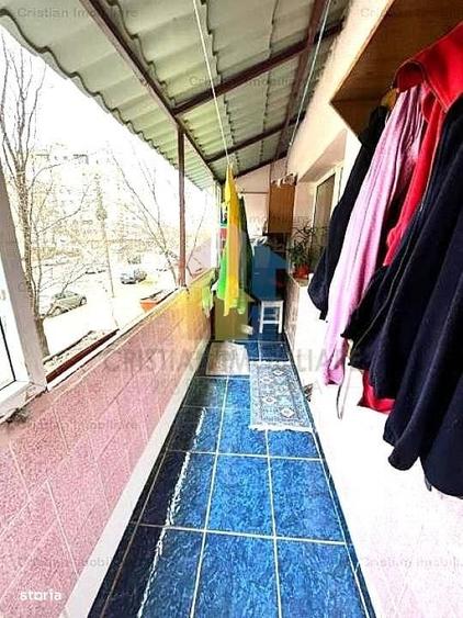 Apartament cu 3 camere decomandat în Călărași