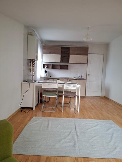 Apartament cu 2 camere decomandat, mobilat în Central
