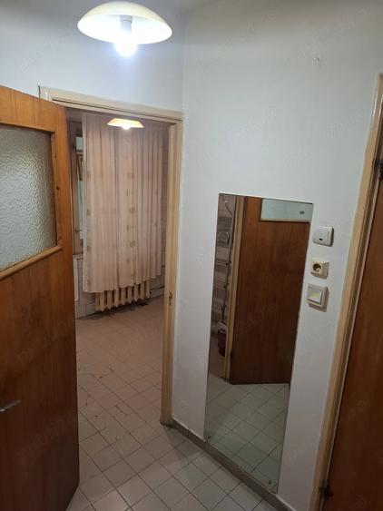 Garsonieră decomandată în Sud