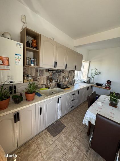 Casă cu 4 camere cu Teren 270 Mp în Central