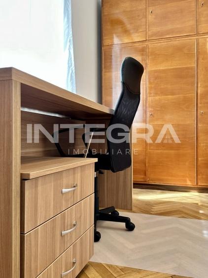 Apartament cu 3 camere decomandat, mobilat în Central