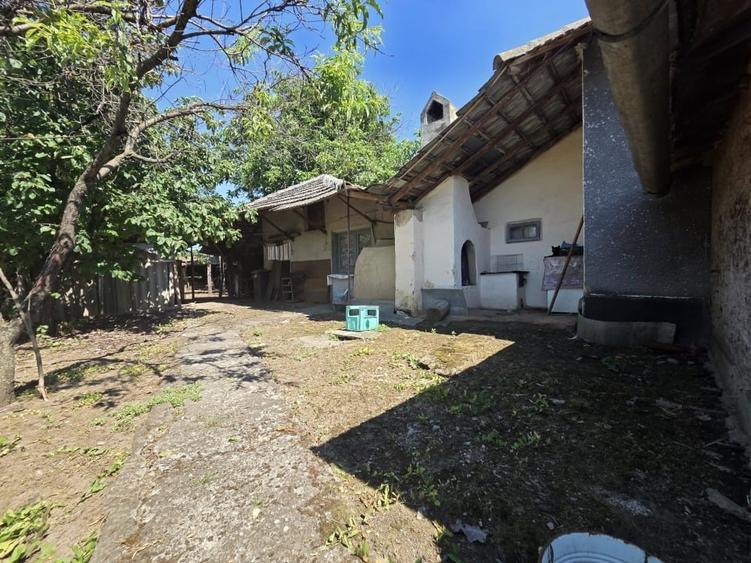 Casă individuală cu 5 camere cu Canalizare în Valea Roșie