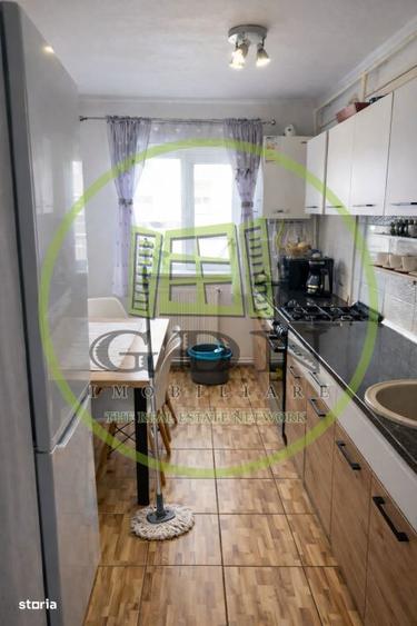 Apartament cu 3 camere decomandat în Triaj